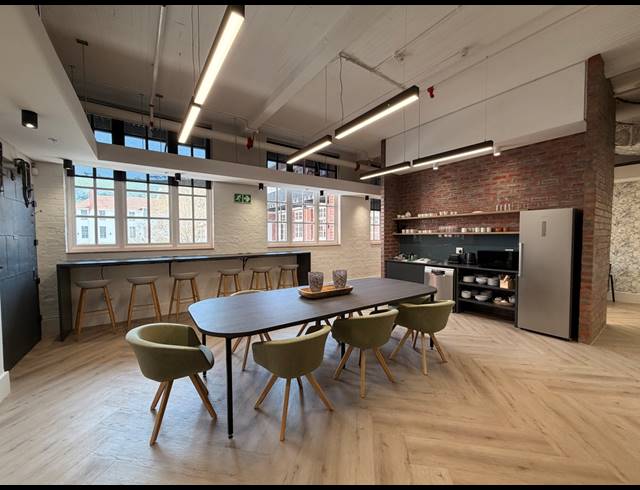 270M² OFFICE TO LET IN GARDENS